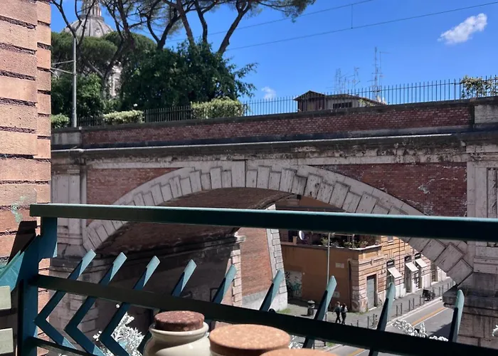 Raffaella Vatican House ローマ