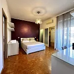 Raffaella Vatican House Rzym