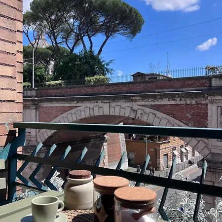 Raffaella Vatican House Rzym